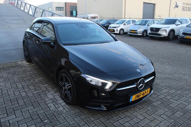 Mercedes-Benz A-KLASSE 220 4MATIC Automaat Panoramadak/Sfeerverlichting/Achteruitrijcamera/Stoelverwarming/Led koplampen/Cruise control/Inklapbare spiegels