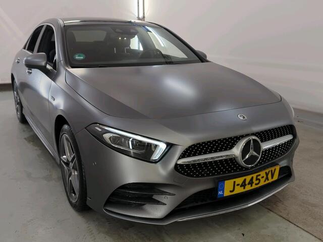 Mercedes-Benz A-KLASSE 250 e AMG Limited Panoramadak Sfeerverlichting Camera Multibeam-Led