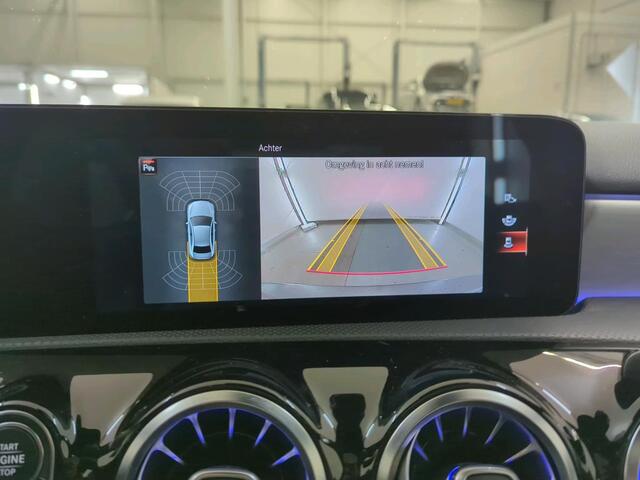 Mercedes-Benz A-KLASSE 250 e AMG Limited Panoramadak Sfeerverlichting Camera Multibeam-Led