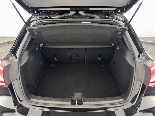 Mercedes-Benz A-KLASSE 160 BUSINESS SOLUTION AMG (INCL-BTW) *WIDESCREEN-DIGI-COCKPIT | FULL-LED | LEATHER-MICROFIBRE | CAMERA | ECC | PDC | CRUISE | HEATED-SPORTSEATS | PRIVACY-GLASS | 18"ALU*