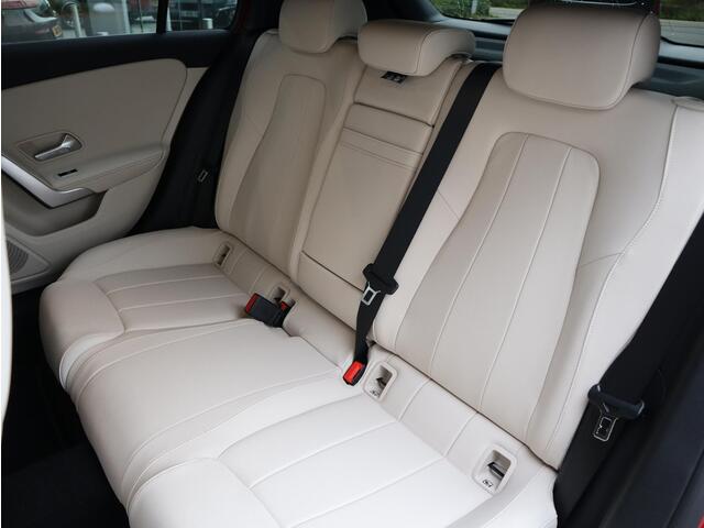 Mercedes-Benz A-KLASSE 250 e Star Edition AMG Line