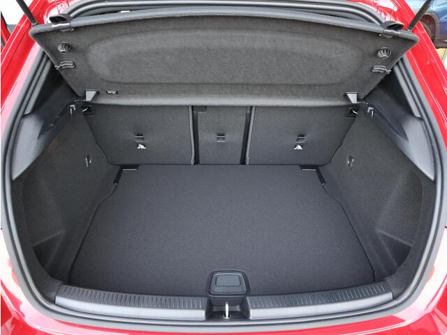 Mercedes-Benz A-KLASSE 180 Business Solution AMG