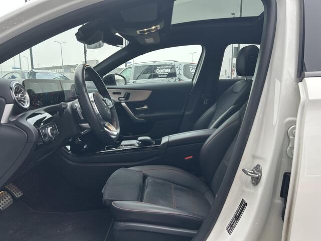 Mercedes-Benz A-KLASSE 180 Business Solution AMG | Panoramadak | Cruise Control | Stoelverwarming