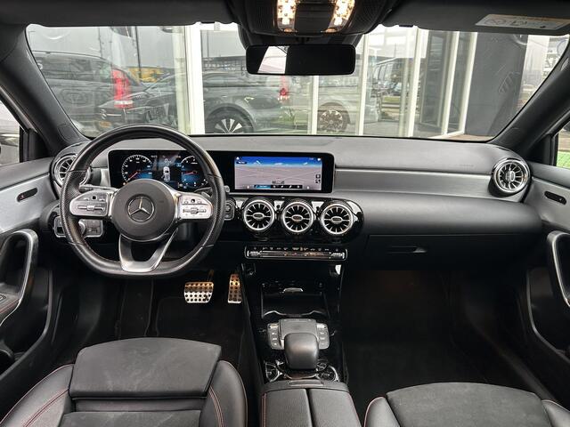Mercedes-Benz A-KLASSE 180 Business Solution AMG | Cruise Control | Stoelverwarming | Apple Carplay