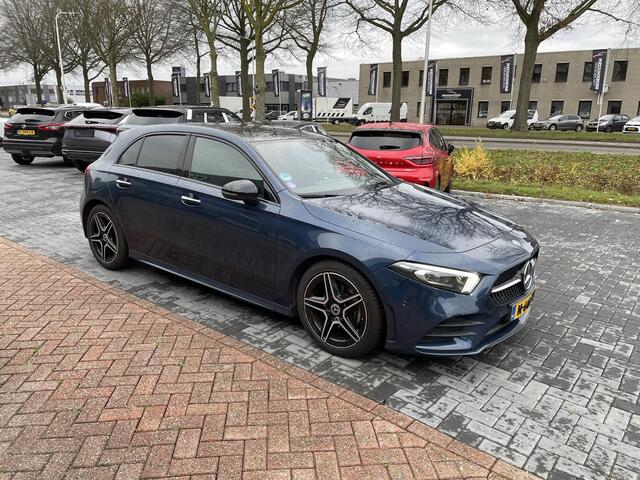 Mercedes-Benz A-KLASSE 180 Business Solution AMG | AMG-Line| Carplay/Android |