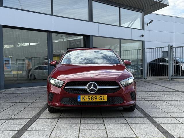 Mercedes-Benz A-KLASSE 250e Aut. Business Sol. Luxury | Navi | Camera | Leder | Sfeer Verlichting |