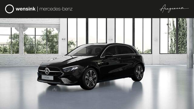 Mercedes-Benz A-KLASSE 250e Business Solution Luxury | Panoramaschuifdak | 18 inch velgen | Driving Assistance Package | Achteruitrijcamera | Dodehoekassistent |