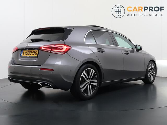 Mercedes-Benz A-KLASSE 180 Business Solution Luxury Panorama dak | Stoelverwarming | Navigatie | Camera |
