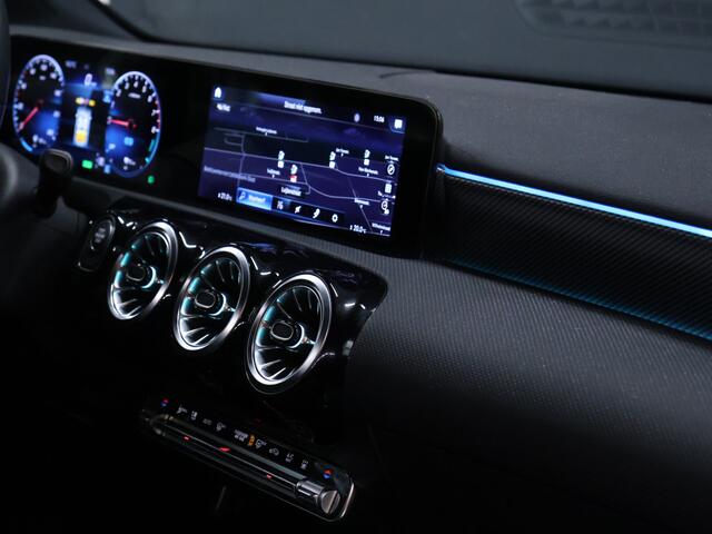 Mercedes-Benz A-KLASSE 250 e Sport Luxury Limited [TREKHAAK, APPLE CARPLAY, CRUISE CONTROL, ACHTERUITRIJCAMERA, PDC V+A, STOELVERWARMING, AUTOMATSICHE AIRCO, NIEUWSTAAT]