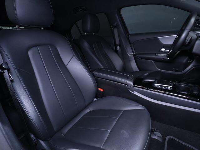 Mercedes-Benz A-KLASSE 250 e Sport Luxury Limited [TREKHAAK, APPLE CARPLAY, CRUISE CONTROL, ACHTERUITRIJCAMERA, PDC V+A, STOELVERWARMING, AUTOMATSICHE AIRCO, NIEUWSTAAT]