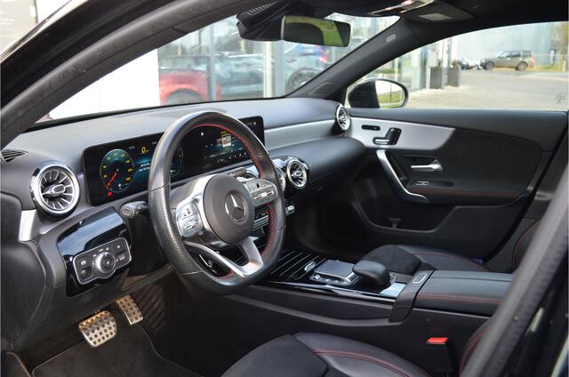 Mercedes-Benz A-KLASSE 250 e AMG Limited Panoramadak | Sfeerv. | Elek.St.geheugen | Camera | Carplay | Mbux