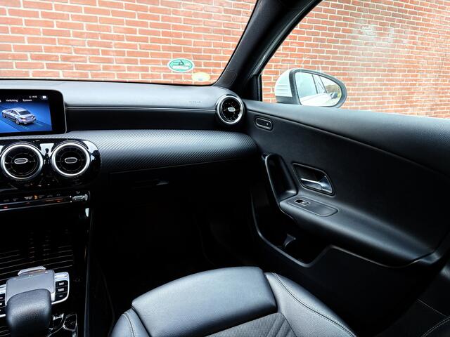Mercedes-Benz A-KLASSE 180 d Business Solution | trekhaak | carplay |