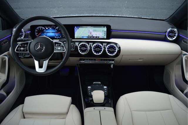 Mercedes-Benz A-KLASSE 180 Luxury Line | PANO | ACC | CAM | KEYLESS | SFEERVERLICHTING |