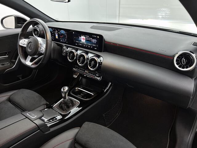 Mercedes-Benz A-KLASSE 160 Advantage | AMG-line | Achteruitrijcamera | Lichtmetalen velgen | Navigatie | Parking support | Inclusief 24 maanden MB Certified garantie voor Europa.