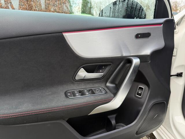 Mercedes-Benz A-KLASSE 220 4-MATIC Premium+ AMG,LED,Widescreen,Clima,Cruise,Dealer OH,