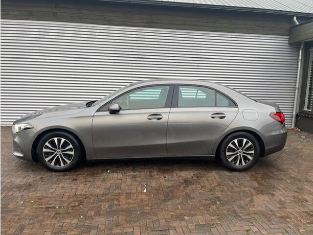 Mercedes-Benz A-KLASSE 180 Business Solution