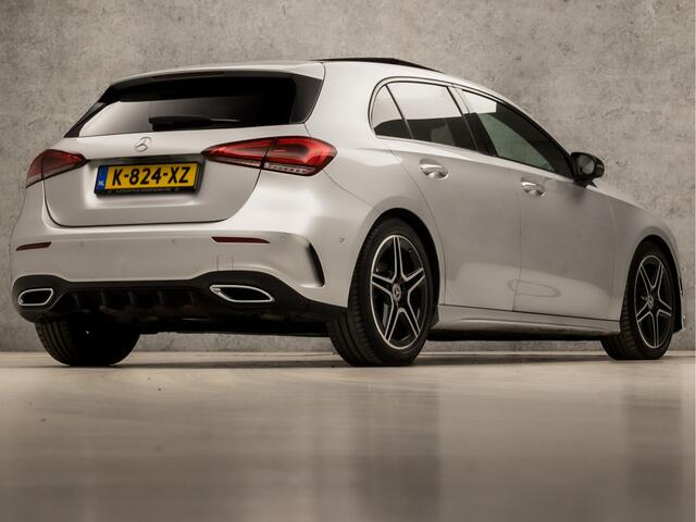 Mercedes-Benz A-KLASSE 180 AMG Sport Automaat (SCHUIFDAK, APPLE CARPLAY, SFEERVERLICHTING, BURMESTER, KEYLESS, LEDER/ALCANTARA, CAMERA, SPORTSTOELEN, STOELVERWARMING, WIDESCREEN, GETINT GLAS, NIEUWSTAAT)