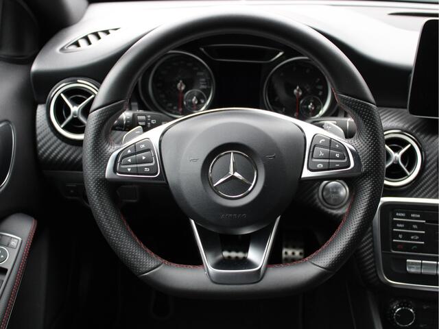 Mercedes-Benz A-KLASSE 180 Business Solution AMG Automaat NL-Auto/2e Eig./Camera/StoelVerw./Leer/Alcantara/Navi/PDC/Cruise