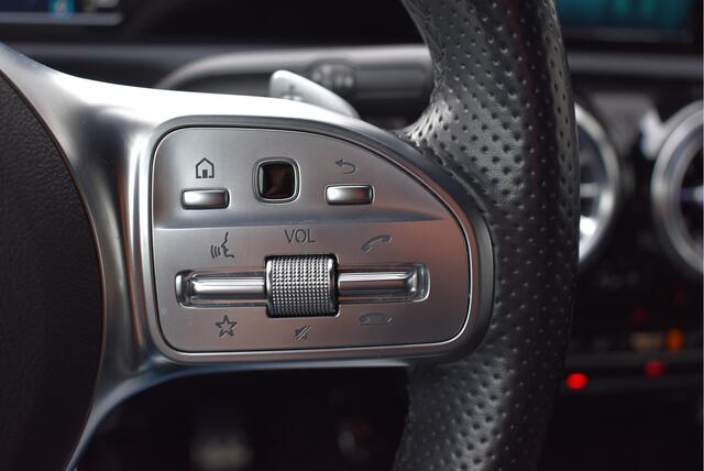 Mercedes-Benz A-KLASSE 180 AMG Line Virtual cockpit, Sfeer, Afn.Trekhaak, Cruise, Camera, Stoelverwarming, Carplay