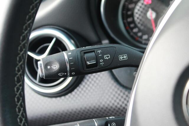 Mercedes-Benz A-KLASSE 180 Ambition | Cruise | Bluetooth | Stoelverwarming |