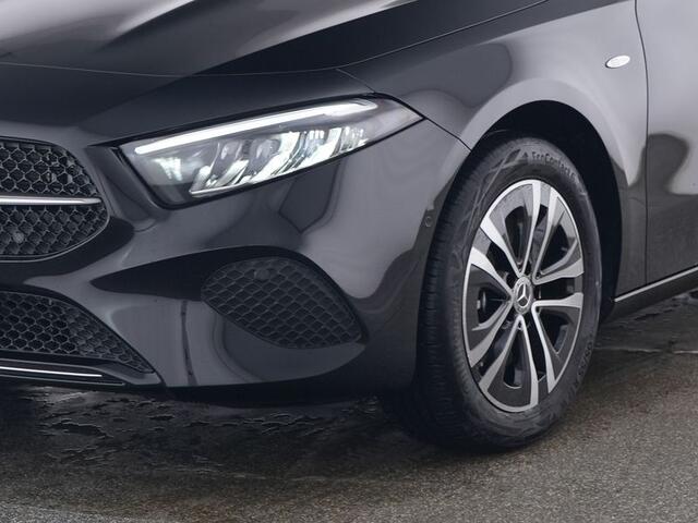 Mercedes-Benz A-KLASSE 250 e Plug-In Hybride | Keyless Go | Stuur en Stoelverwarming | Sfeerverlichting | LED | Parkeerpakket met Camera | Inclusief 24 maanden Mercedes-Benz Certified garantie voor Europa.