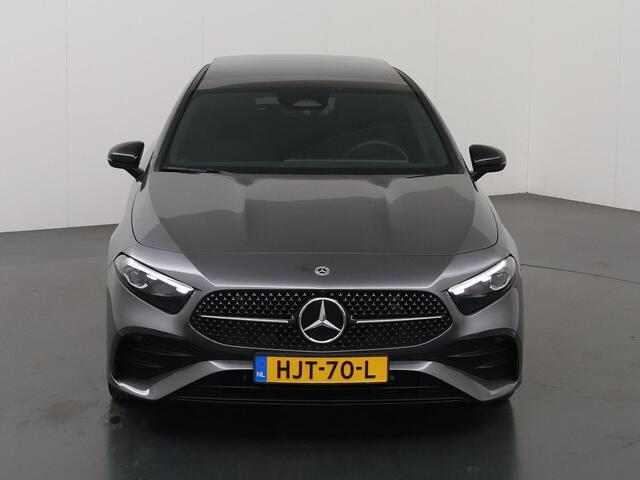 Mercedes-Benz A-KLASSE 180 Business Solution AMG | Elektrisch bedienbaar panoramadak | Achteruitrijcamera | 19inch Multispaak velgen | Mulitbeam koplampen |