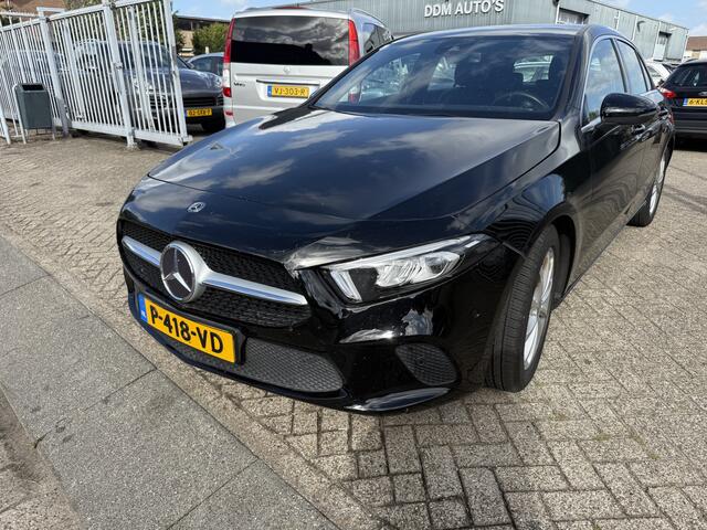 Mercedes-Benz A-KLASSE 180 d Launch Edition automaat B - Alleen exportbedrijven en handelaren