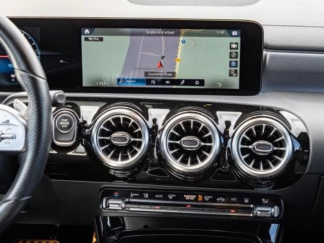 Mercedes-Benz A-KLASSE 250e AMG ** LED, MBUX+, 19-inch LMV, ADAPT. CRUISE, NIGHT PAKKET ** 1e EIG - UNFALLFREI - JUNGE STERNE ** ** INFORMEER OOK NAAR ONZE AANTREKKELIJKE FINANCIAL-LEASE TARIEVEN **