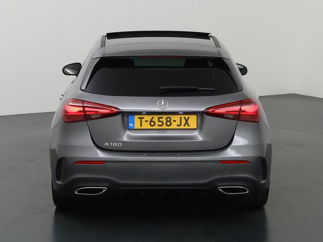 Mercedes-Benz A-KLASSE 180 AMG Line | Premium pack | Night pakket | Panoramadak | Stoelverwarming |