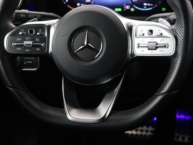 Mercedes-Benz A-KLASSE 250e AMG | Panoramadak | Stoelverwarming | Carplay | Leder/Alcantara | Camera | Sfeerverlichting | Navigatie | Park Assist | Climate control | Full LED | PHEV | Plug In