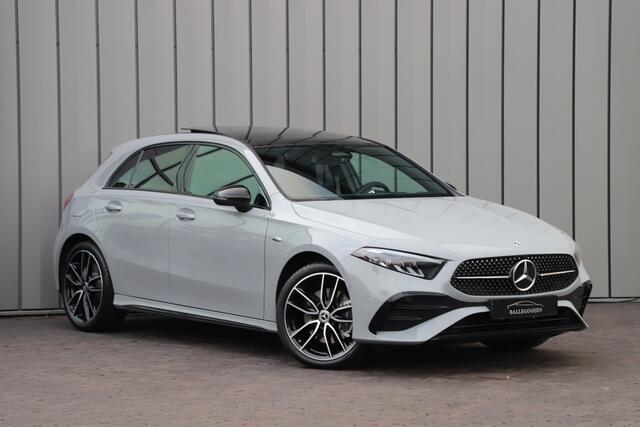 Mercedes-Benz A-KLASSE 250e AMG | Panoramadak | Sfeerverlichting | ACC | Stuurwielverw. | Standkachel | Widescreen | 2025.