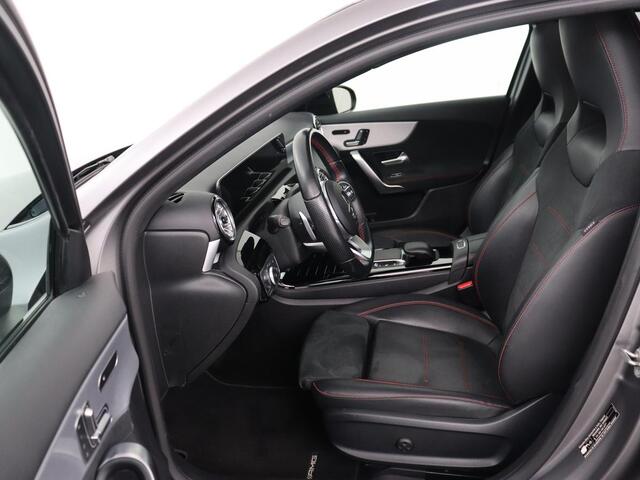 Mercedes-Benz A-KLASSE 250e AMG Limited | Panoramadak | Stoelverwarming | Matrix LED | Memory | Carplay | Keyless | Camera | Navigatie | Full LED | PHEV | Plug In