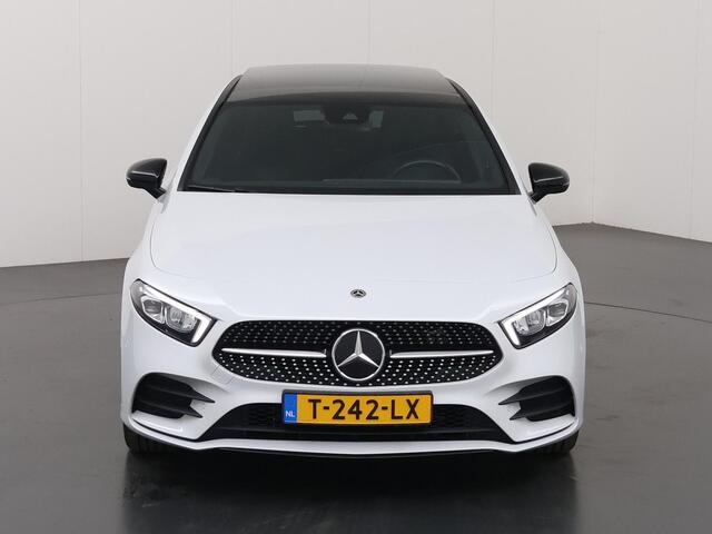 Mercedes-Benz A-KLASSE 250 e AMG Line | Night | Panoramadak | Widescreen | Stoelverwarming | Achteruitrijcamera | Sfeerverlichting |