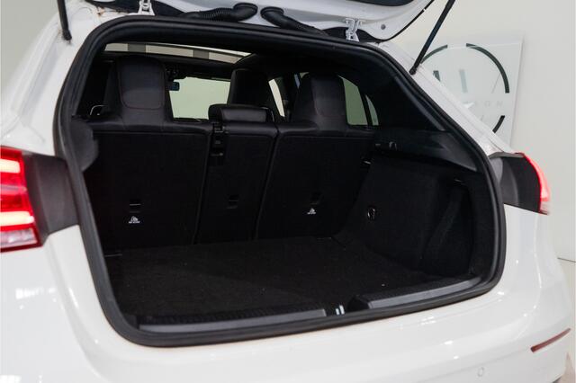 Mercedes-Benz A-KLASSE 180 Business Solution AMG 136PK | NL AUTO+NAP | Pano | LED | Stoelverw. | Carplay | Night | Garantie