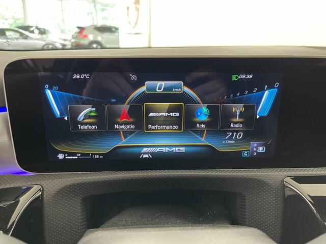 Mercedes-Benz A-KLASSE AMG 35 4MATIC | Burmester | Panoramadak | 19'' AMG dubbelspaaks