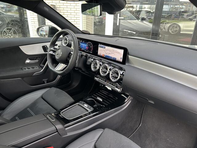 Mercedes-Benz A-KLASSE 180 Business Solution AMG | Head up display | Memorypakket | Stoelverwarming