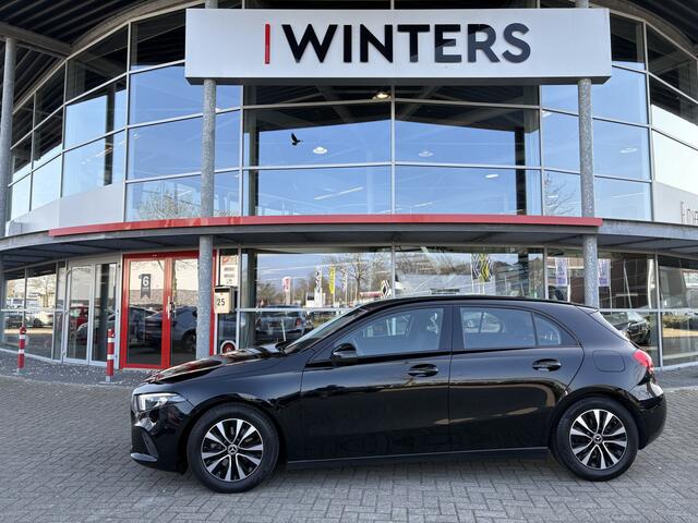 Mercedes-Benz A-KLASSE 180 Business Solution | Navigatie | Camera | Stoelverwarming | Cruise Control | Climate Control |