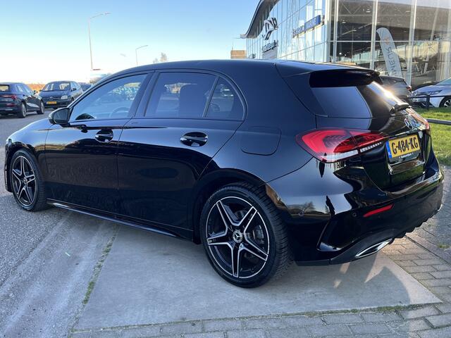 Mercedes-Benz A-KLASSE 200 Business Solution AMG! / Pano / Automaat / Sfeerverlichting / Stoelverw. / PDC V+A / 18'' LMV /