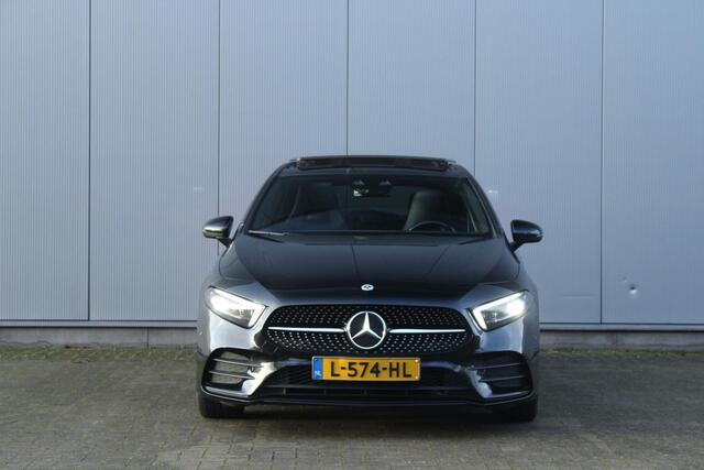 Mercedes-Benz A-KLASSE 180 Business Solution AMG | NAP! | Widescreen | Night Package | Panorama dak | Navigatie | Camera