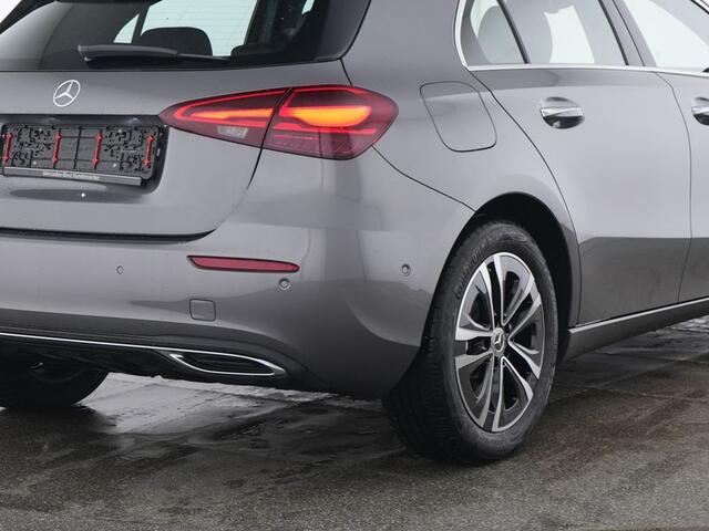 Mercedes-Benz A-KLASSE 250 e Plug-In Hybride Panorama Schif-Kanteldak | Sfeerverlichting | Memory Voorstoelen | Stuur en Stoelverwarming. Inclusief 24 maanden Mercedes-Benz Certified garantie voor Europa.