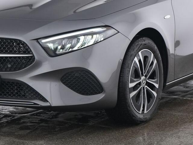 Mercedes-Benz A-KLASSE 250 e Plug-In Hybride Panorama Schif-Kanteldak | Sfeerverlichting | Memory Voorstoelen | Stuur en Stoelverwarming. Inclusief 24 maanden Mercedes-Benz Certified garantie voor Europa.