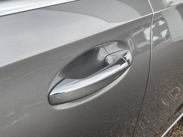 Mercedes-Benz A-KLASSE 250 e Luxury Line | Panoramadak | Achteruitrijcamera | Stoelverwarming | Dodehoekassistent | Sfeerverlichting | Apple & Android Carplay