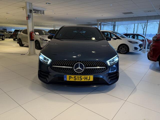 Mercedes-Benz A-KLASSE 180 Business Solution Automaat / AMG styling / 18"LM / LED / Navi / Camera