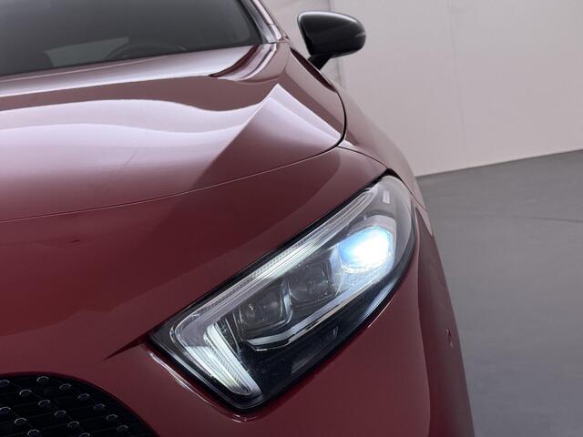 Mercedes-Benz A-KLASSE 180 Business Solution AMG Panoramadak | Memory | Camera | Stoelverwarming |