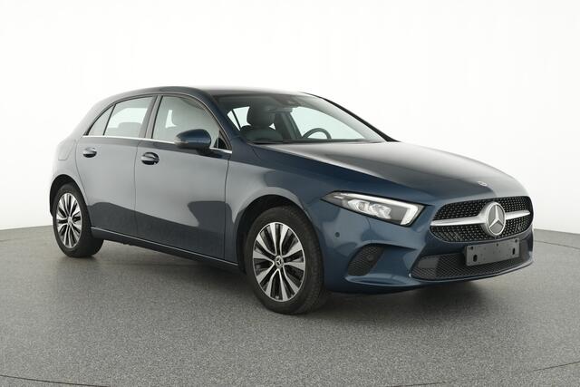 Mercedes-Benz A-KLASSE 250 e Plug-In Hybride Ledkoplampen | Stoelverwarming | Cruise control | Achteruitrijcamera. Inclusief 24 maanden MB Certified garantie voor Europa.