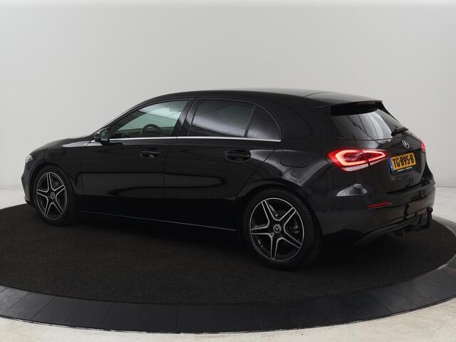 Mercedes-Benz A-KLASSE 180d Launch Edition | Stoelverwarming | Trekhaak | AMG Line | Camera | Navigatie | Widescreen | Half leder | Park Assist | Climate control | Cruise control