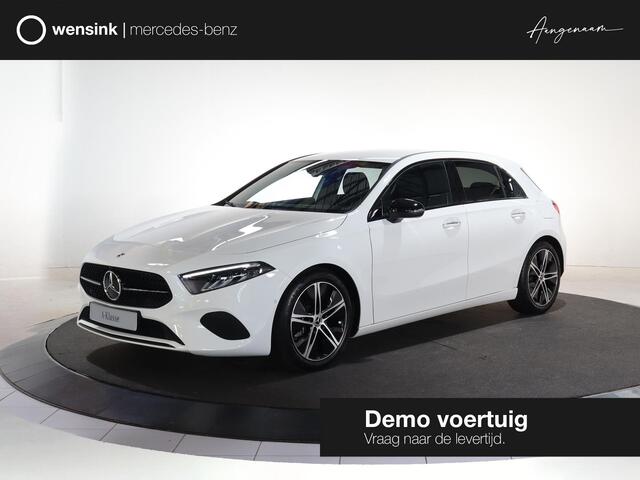 Mercedes-Benz A-KLASSE 180 Star Edition Luxury Line | Trekhaak | Dodehoekassistent | 18" lichtmetalen velgen