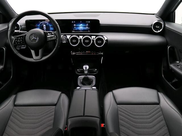 Mercedes-Benz A-KLASSE 160 Handgeschakeld Ledkoplampen | Achteruitrijcamera | Inclusief 24 maanden MB Certified garantie voor Europa.