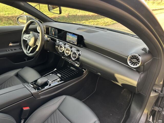 Mercedes-Benz A-KLASSE 200 4Matic Premium .