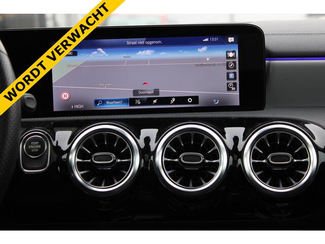 Mercedes-Benz A-KLASSE 250e AUT8 AMG Line NIGHT PAKKET PANORAMADAK LEDER CARPLAY DISTRONIC 360-CAMERA KEY-LESS GO